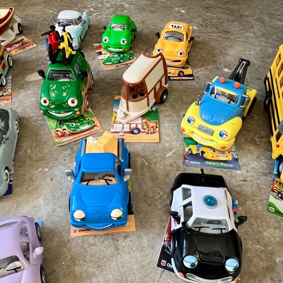 Chevron Cars Collection 25 Cars Selling as Set Dating from 1996 to 2001 - Picture 6 of 7